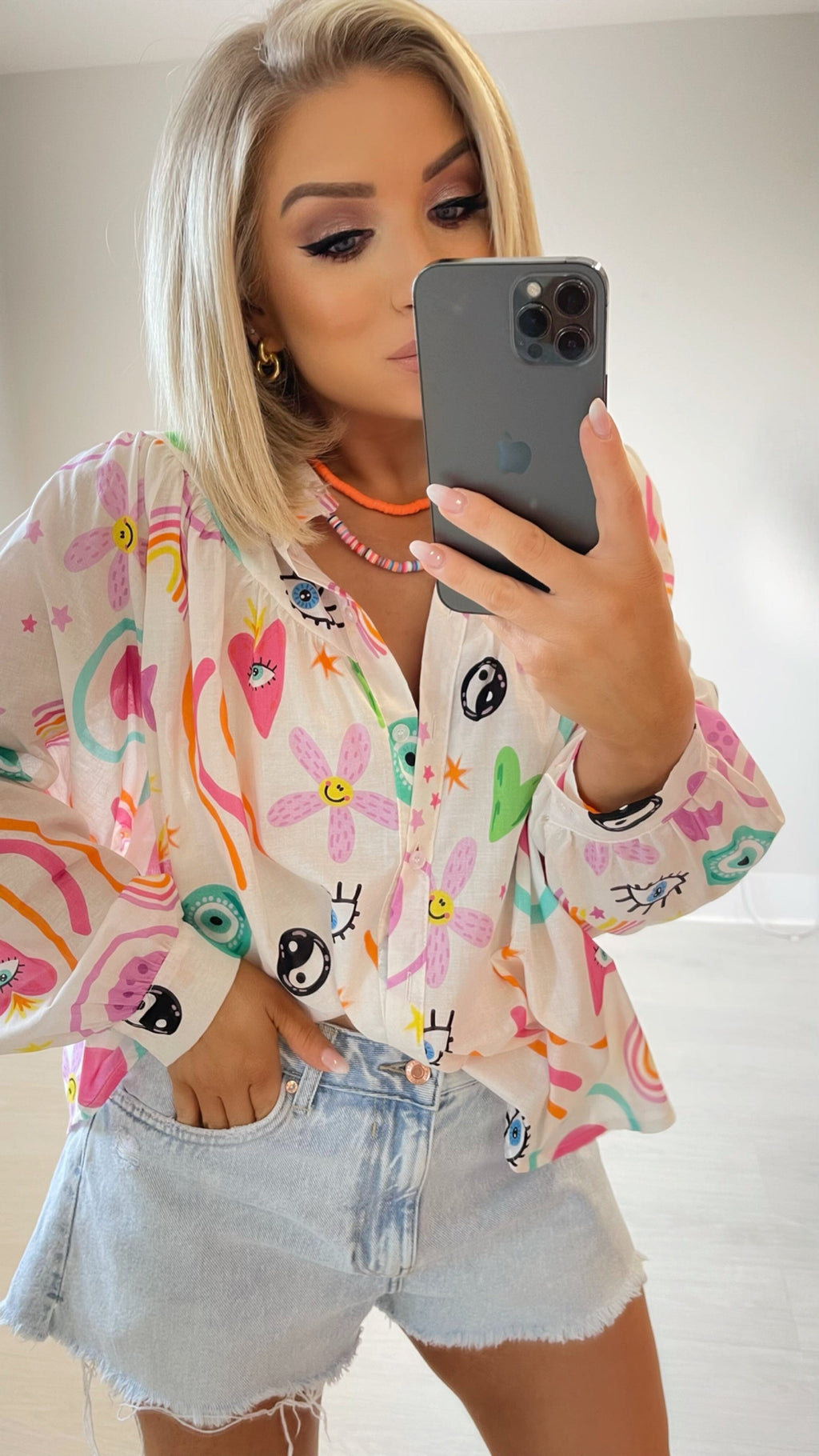 HAPPY VIBES SHIRT ✨🌈 🧿 Coco Boutique 