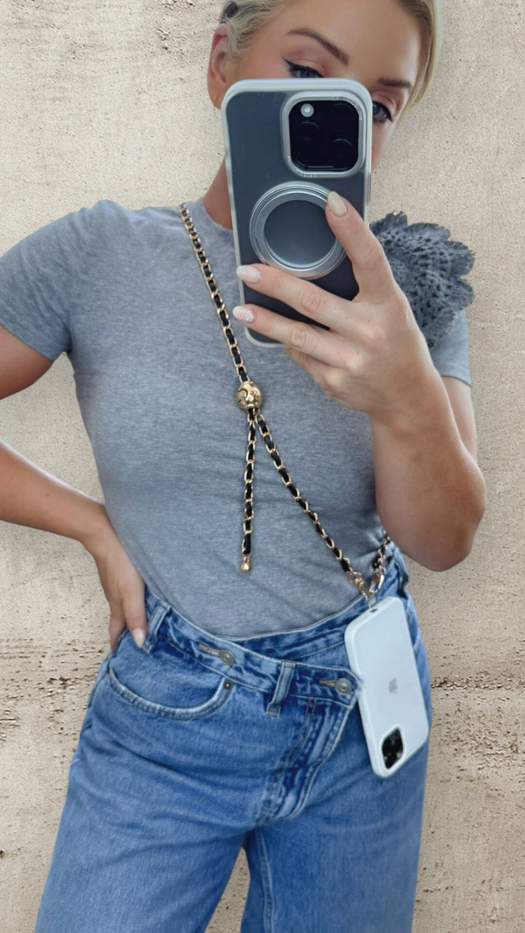 THE BELGRAVIA PHONE CHAIN - BLACK/GOLD Jewellery & Accessories LALISTA 