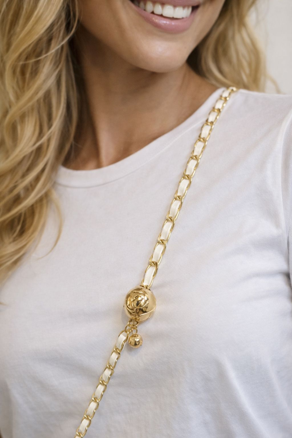 THE BELGRAVIA PHONE CHAIN - WHITE/GOLD Jewellery & Accessories LALISTA 