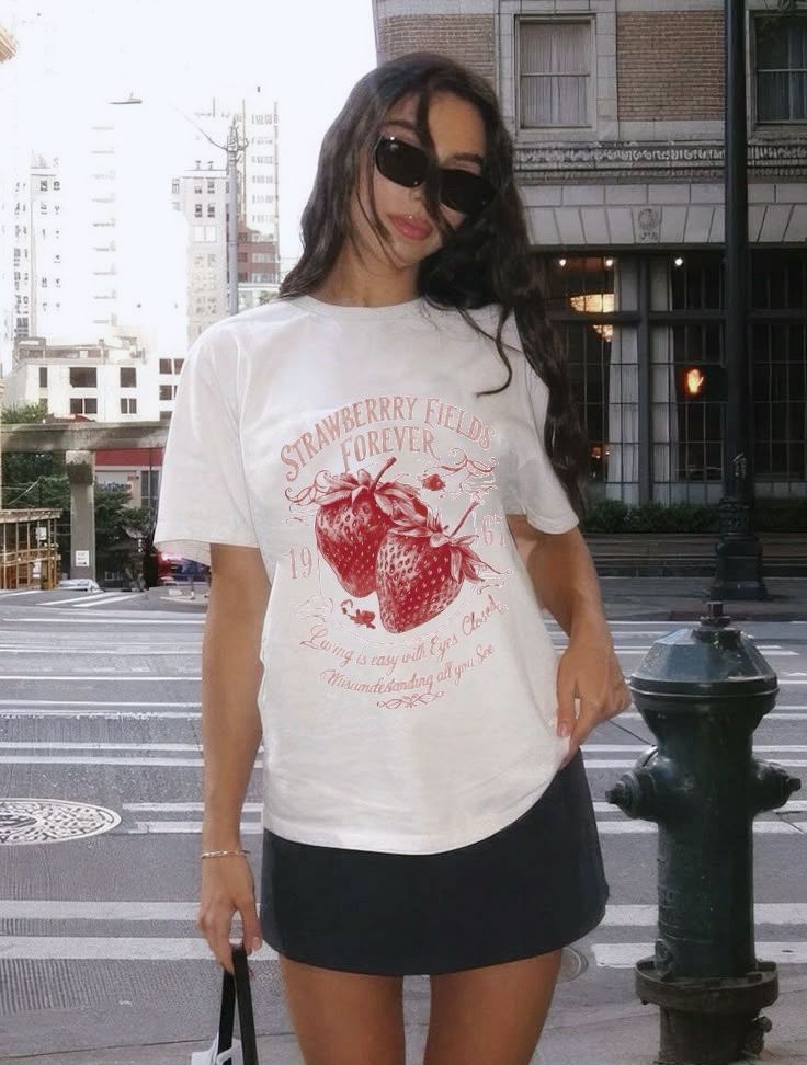 STRAWBERRY FIELDS TEE Tops & Jumpers LUMIN 