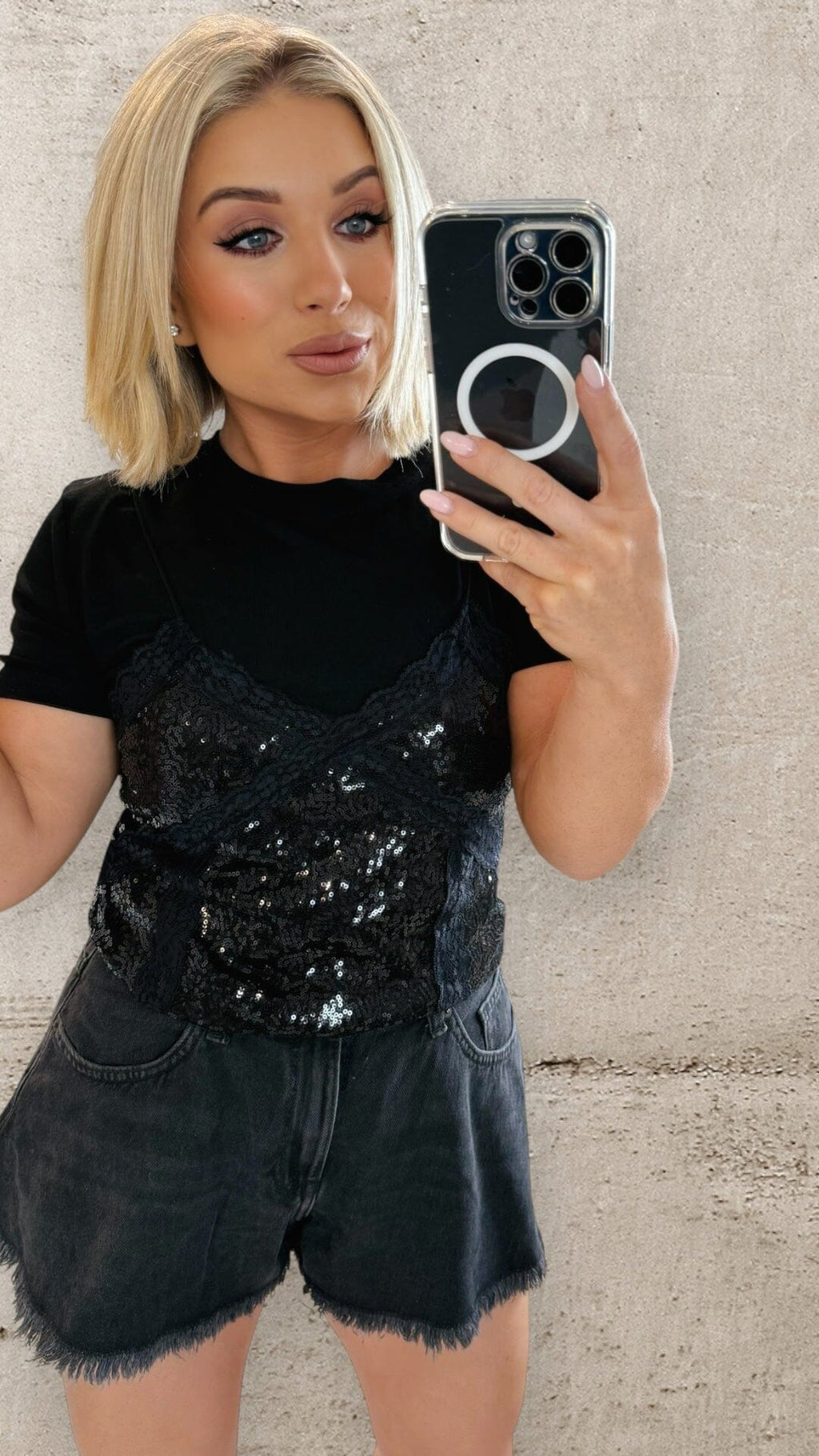 THE STARLIGHT TEE - BLACK Tops & Jumpers LUMIN 