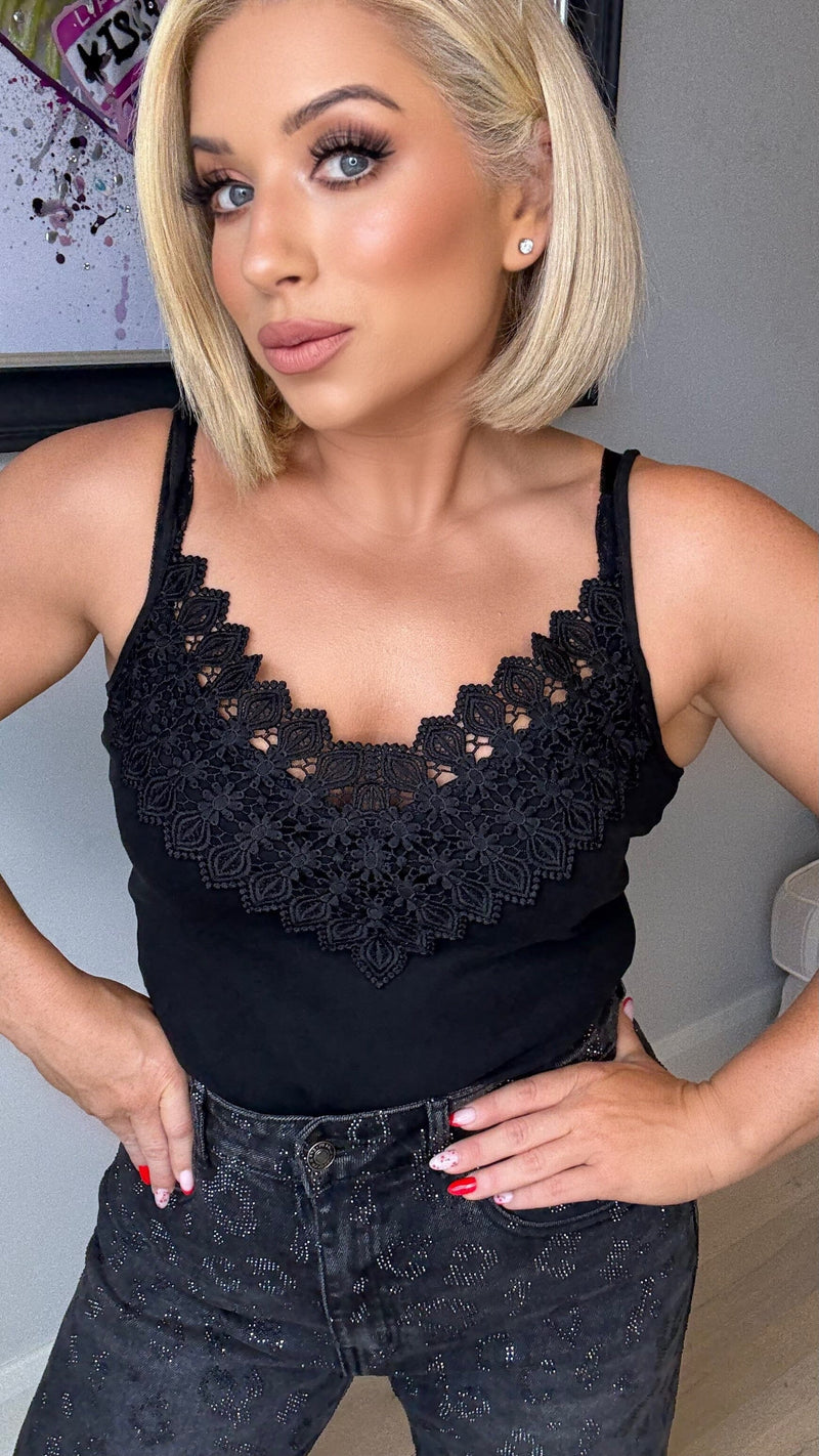 THE ISLA CAMI - BLACK Tops & Jumpers Avril Vin 