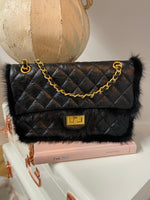 LEATHER QUILTED BAG WITH GOLD HARDWARE Jewellery & Accessories Jayley 